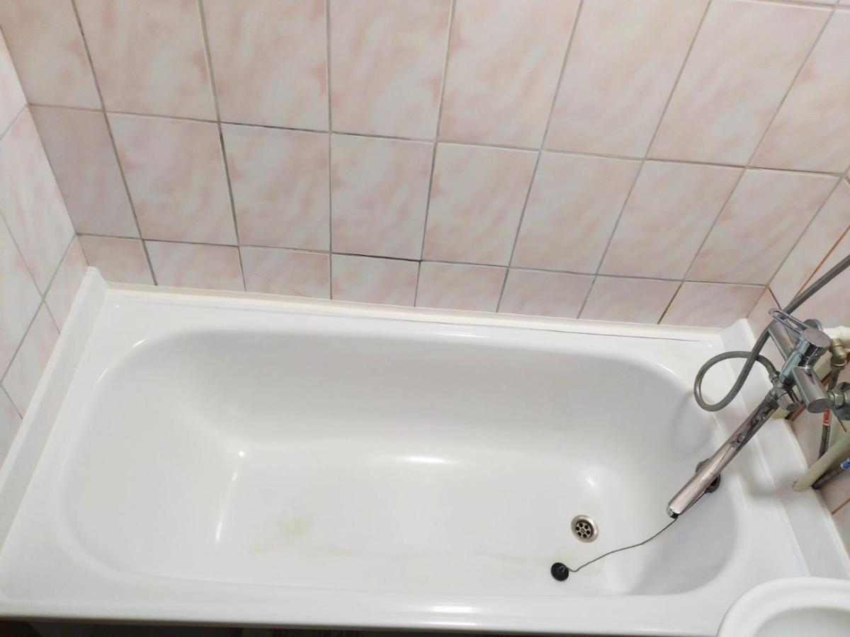 Квартира Біля Залізничного Вокзалу ヴィーンヌィツャ エクステリア 写真