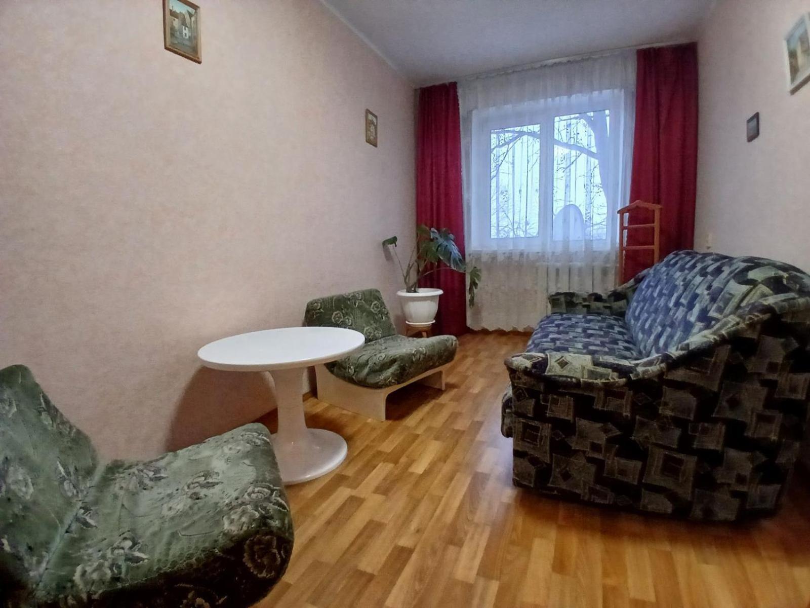Квартира Біля Залізничного Вокзалу ヴィーンヌィツャ エクステリア 写真