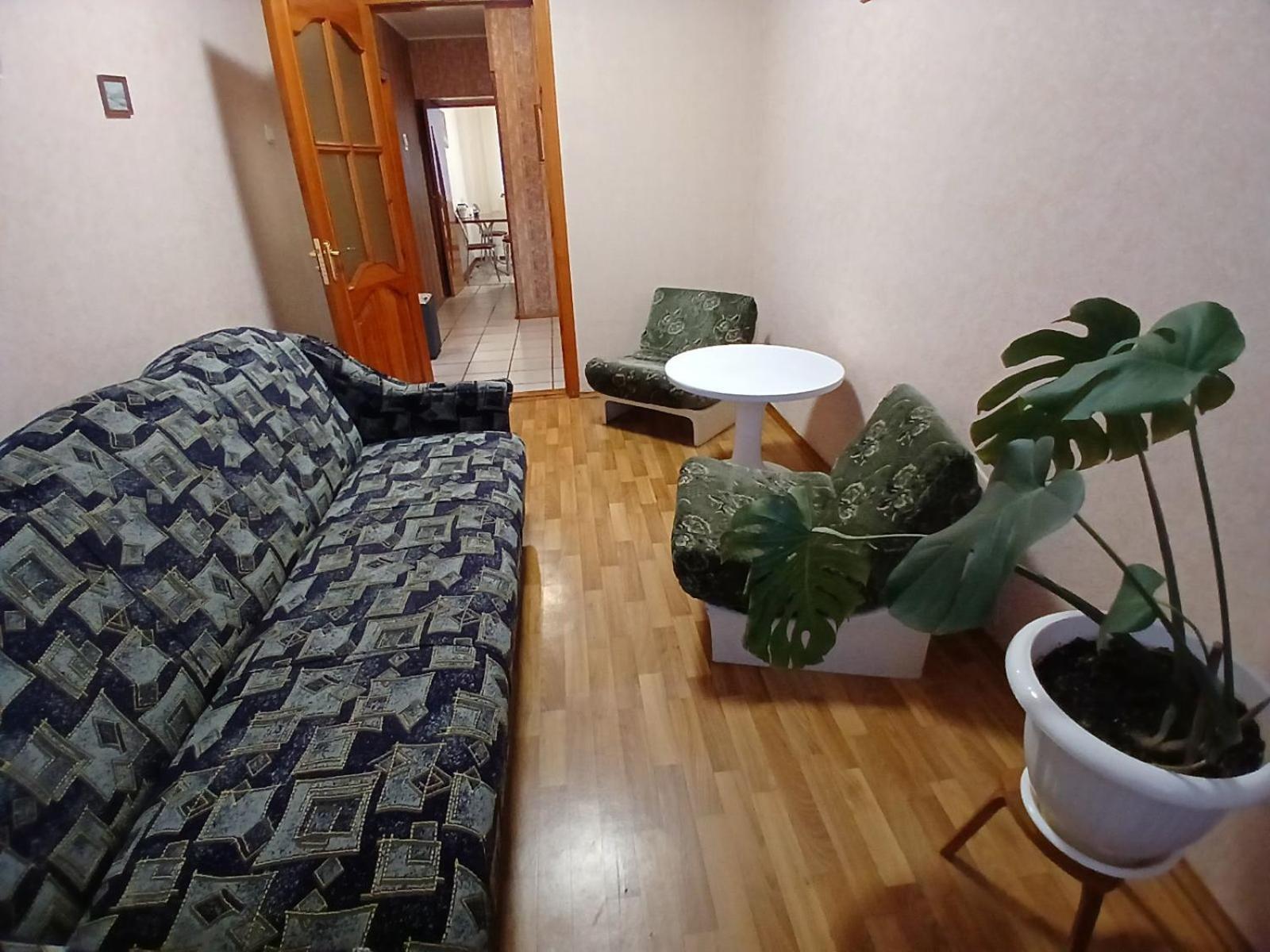 Квартира Біля Залізничного Вокзалу ヴィーンヌィツャ エクステリア 写真