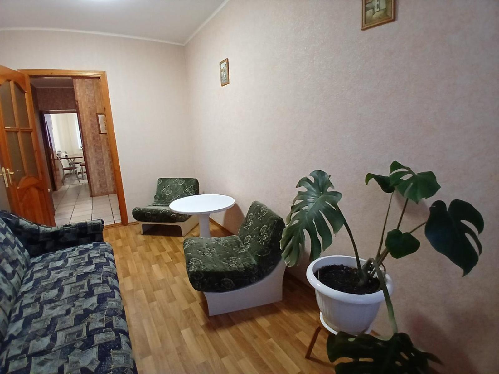 Квартира Біля Залізничного Вокзалу ヴィーンヌィツャ エクステリア 写真