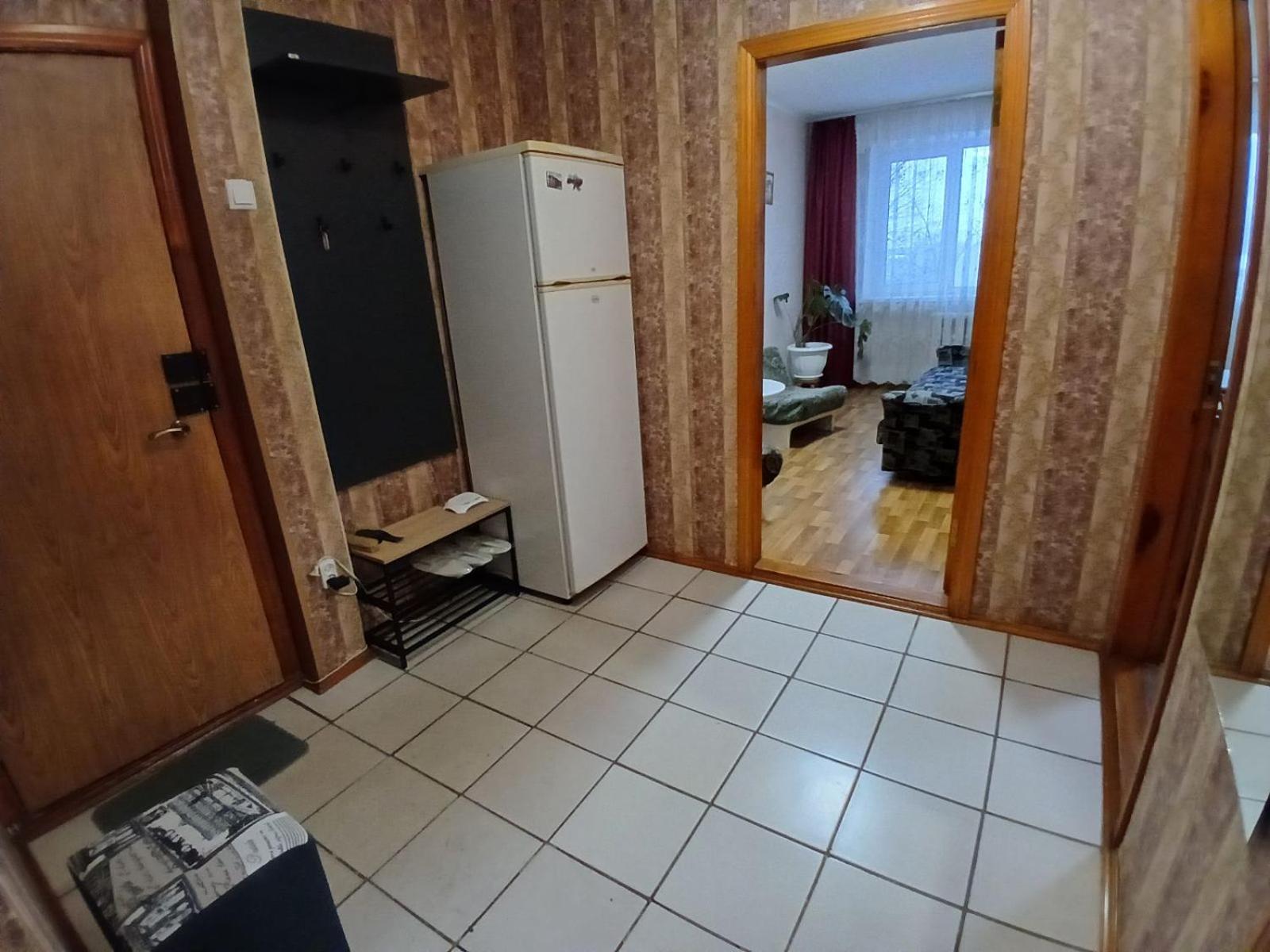 Квартира Біля Залізничного Вокзалу ヴィーンヌィツャ エクステリア 写真